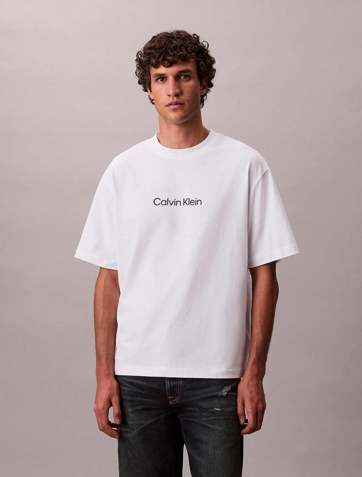 T-SHIRT CALVIN KLEIN UOMO SS RLXD STANDARD LOGO CREWNK TEE